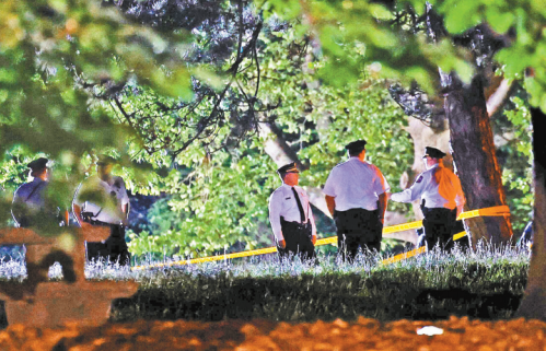 费城Fairmount Par公园26日晚发生大规模枪击事件，造成2人死亡，至少9人受伤。